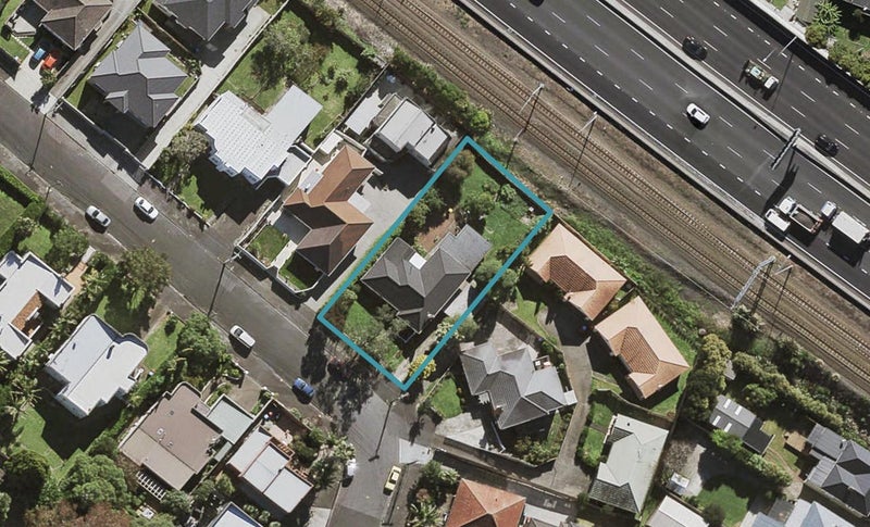 20 Otahuri Crescent, Greenlane, Auckland - Carousel 1