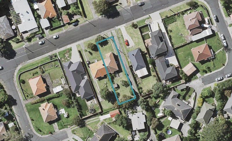 18 Bardia Street, Belmont, Auckland - Carousel 1