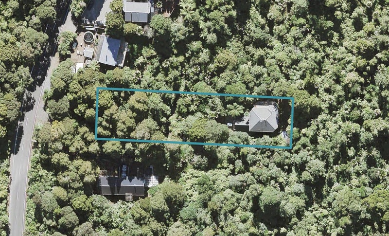 703 Scenic Drive, Henderson Valley, Auckland - Carousel 1