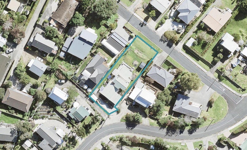 8 Gledstane Road, Stanmore Bay, Whangaparāoa - Carousel 1