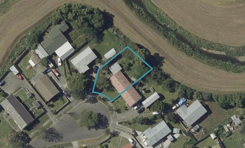 16 Charwell Place, Highbury, Palmerston North - Carousel 1