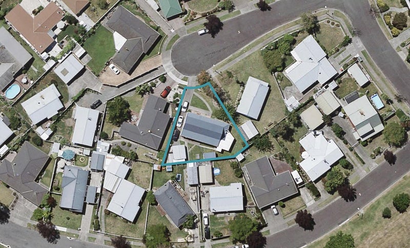 5 Tukes Place, Greenmeadows, Napier - Carousel 1