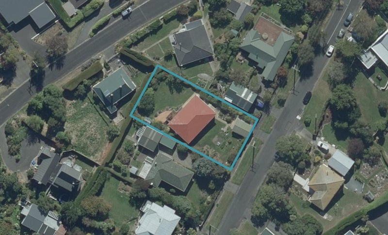 4 Jane Street, Macandrew Bay, Dunedin - Carousel 1