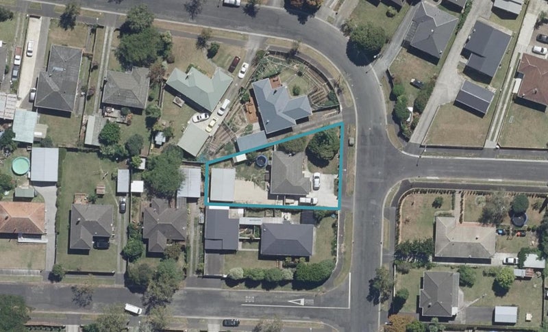 60 Montgomery Crescent, Bader, Hamilton - Carousel 1