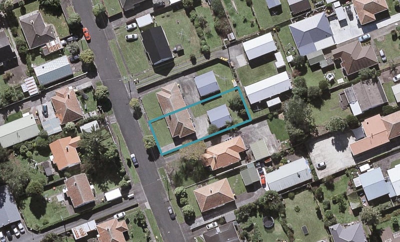 7 List Street, Welbourn, New Plymouth - Carousel 1