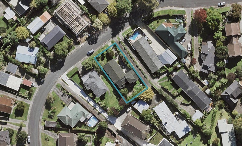 16 Uppingham Crescent, Hillcrest, Auckland - Carousel 1