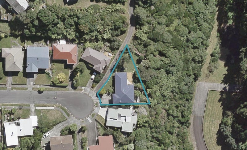 26 Magnolia Grove, Maungaraki, Lower Hutt - Carousel 1