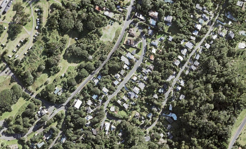 13 Domain Crescent, Waimauku - Carousel 1