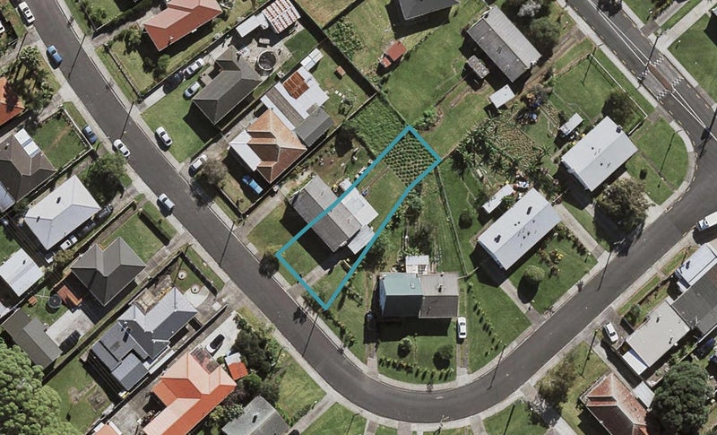7 Harwood Crescent, Ōtara, Auckland - Carousel 1