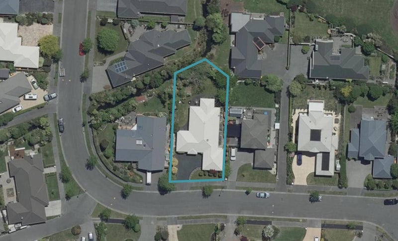 17 Aylsham Lane, Casebrook, Christchurch - Carousel 1