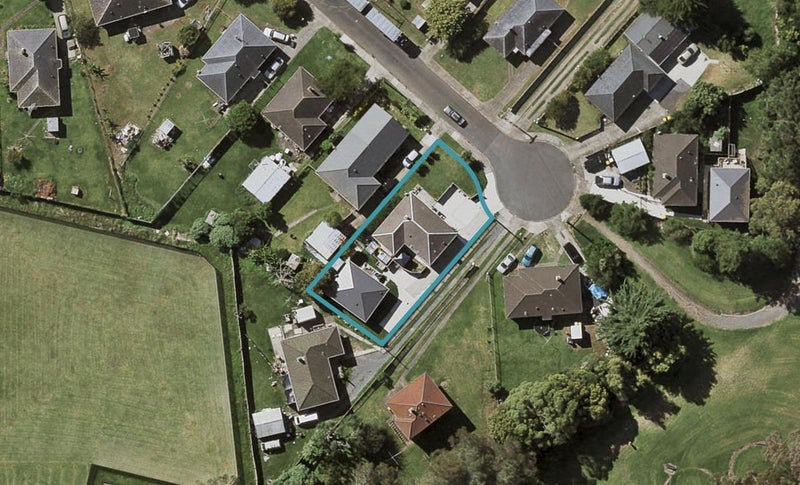 9 Raleigh Place, Otara, Auckland - Carousel 1
