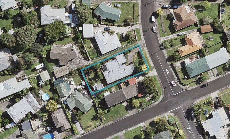 49 Lynmore Drive, Hillpark, Auckland - Carousel 1