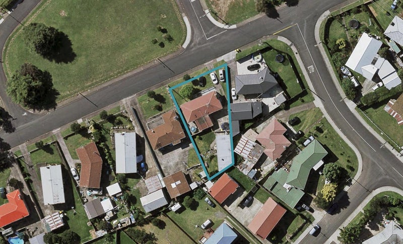 12 Clayton Avenue, Otara, Auckland - Carousel 1