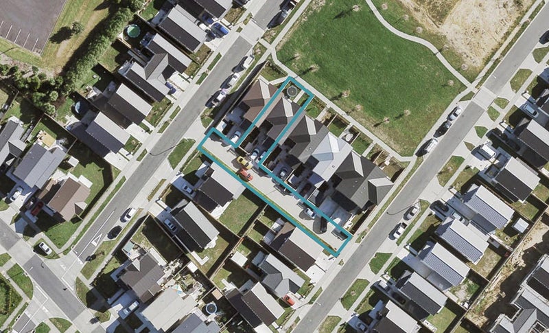 9 Taiaapure Street, Weymouth, Auckland - Carousel 1