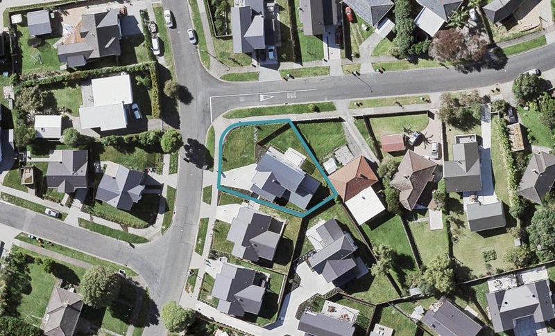 16 Radcliffe Street, Glen Innes, Auckland - Carousel 1
