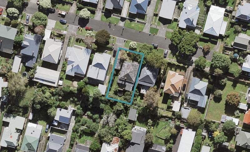 15 Ward Terrace, Sandringham, Auckland - Carousel 1