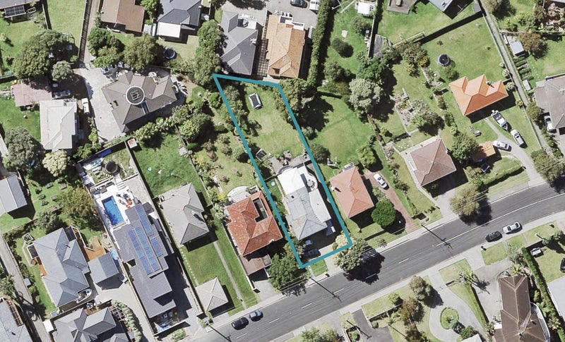 39 Knights Road, Rothesay Bay, Auckland - Carousel 1