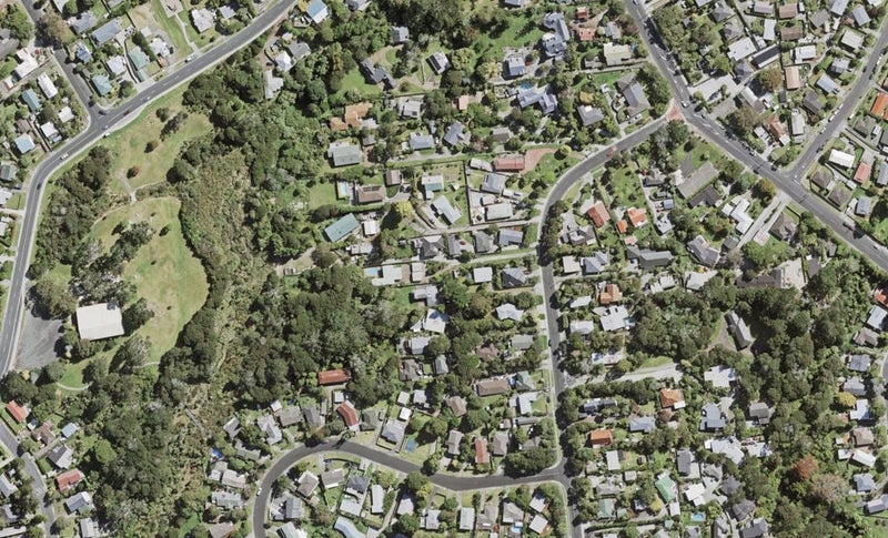 17 Konini Road, Titirangi, Auckland - Carousel 1
