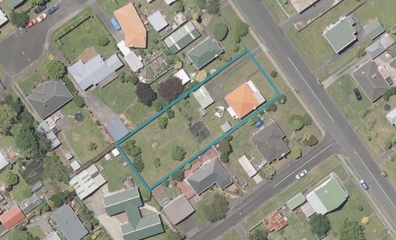 9 Roberts Avenue, Aramoho, Whanganui - Carousel 1