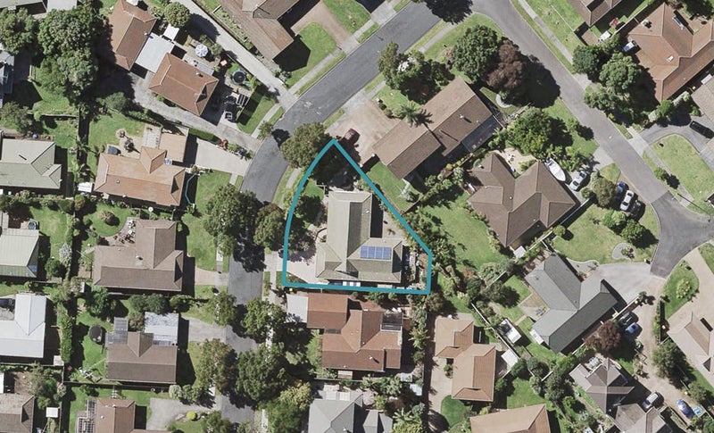 8 Parramatta Place, Botany Downs, Auckland - Carousel 1