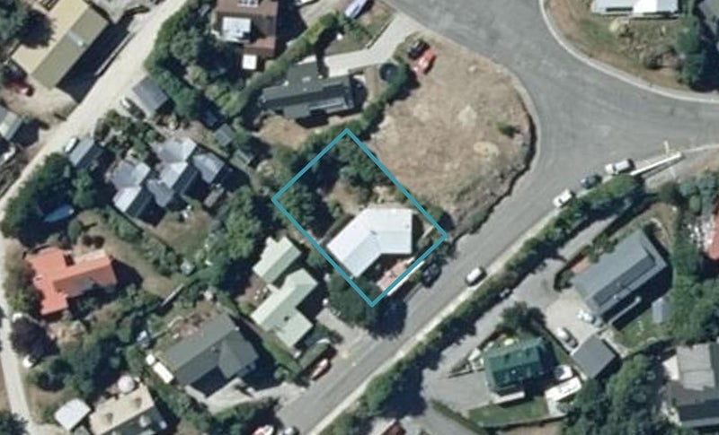 3 Evergreen Place, Sunshine Bay, Queenstown - Carousel 1