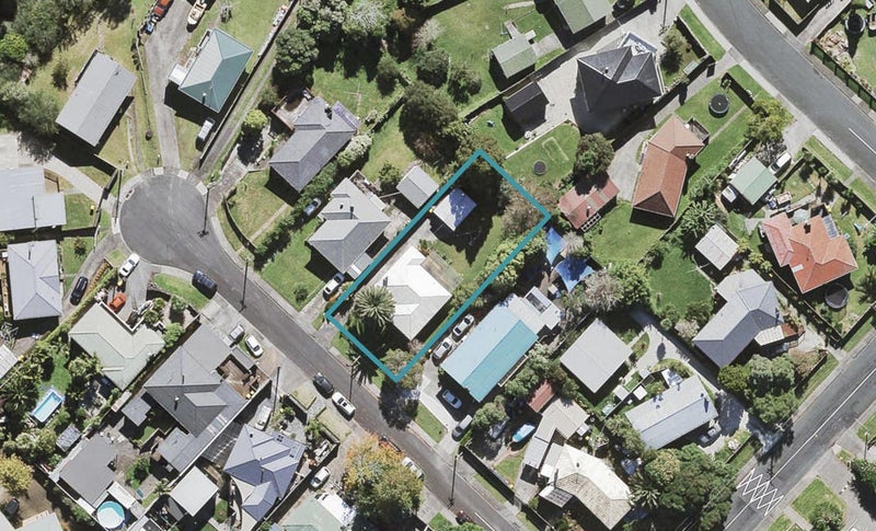 5 Beazley Place, Glendene, Auckland - Carousel 1