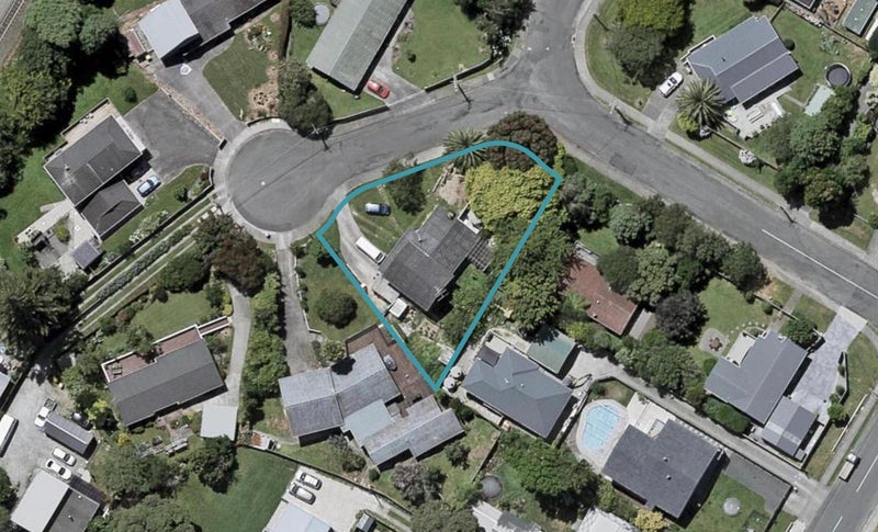 22 Ruru Street, Waikanae - Carousel 1