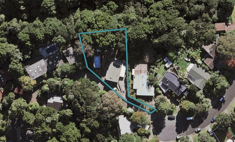 10 Ridgewood Crescent, Birkenhead, Auckland - Carousel 1