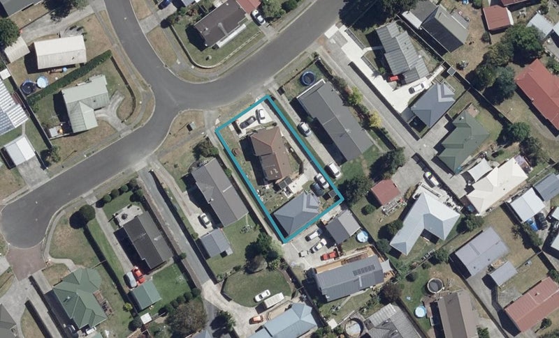 27 Caulfield Place, Nawton, Hamilton - Carousel 1