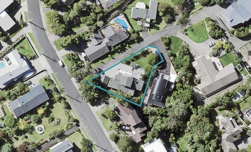 143 Mellons Bay Road, Mellons Bay, Auckland - Carousel 1