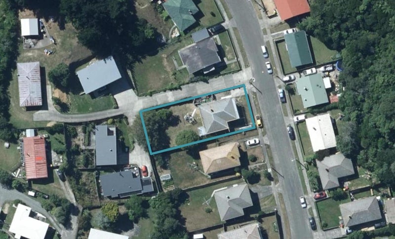 35 Cardiff Crescent, Cannons Creek, Porirua - Carousel 1