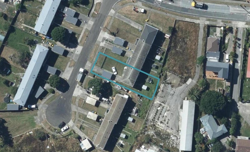 7 Kahika Grove, Elsdon, Porirua - Carousel 1