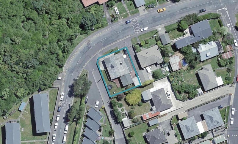 15 Darwin Street, Karori, Wellington - Carousel 1