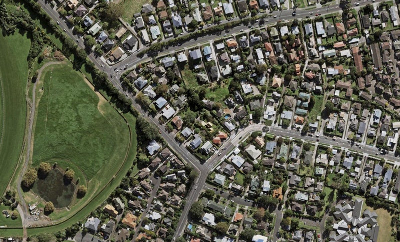 100C Ladies Mile, Remuera, Auckland - Carousel 1