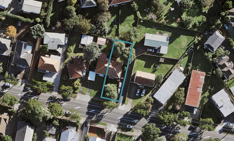 99 Owairaka Avenue, Mount Albert, Auckland - Carousel 1