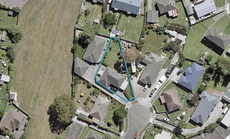7 Clement Grove, Taita, Lower Hutt - Carousel 1