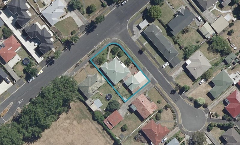 41 Storey Avenue, Forest Lake, Hamilton - Carousel 1