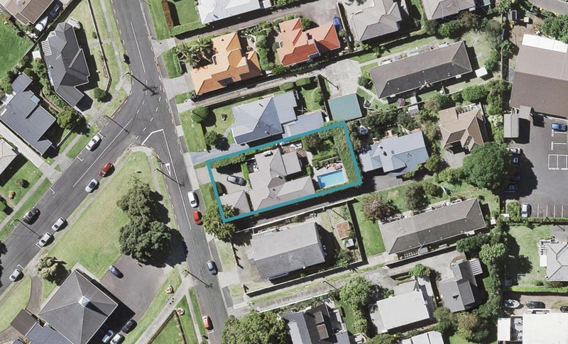 12 Fenwick Avenue, Milford, Auckland - Carousel 1