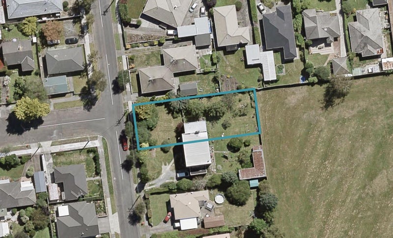 18/20 Whitley Avenue, Ebdentown, Upper Hutt - Carousel 1