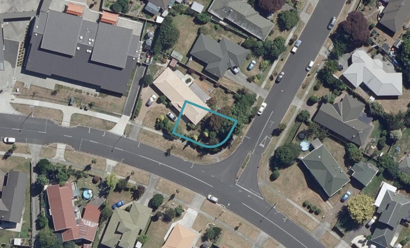 1/84 Endeavour Avenue, Flagstaff, Hamilton - Carousel 1