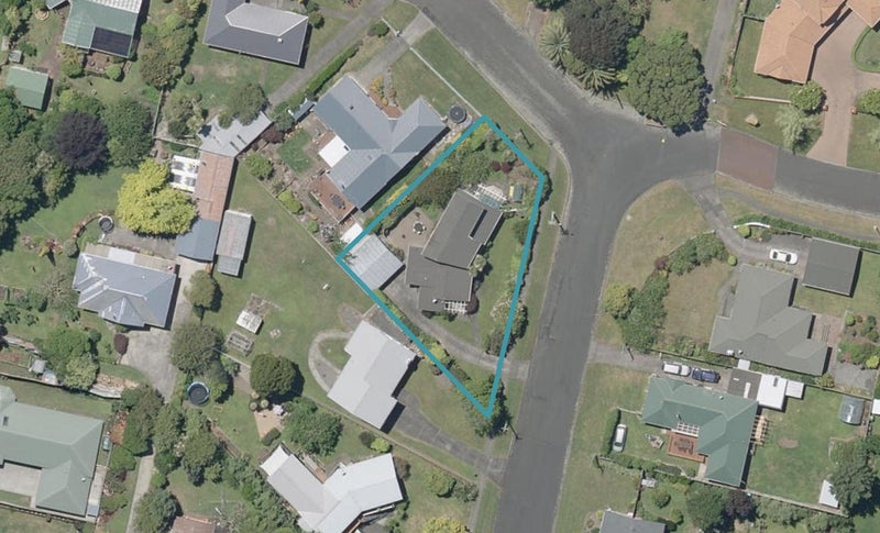 5 Eaton Crescent, Otamatea, Whanganui - Carousel 1
