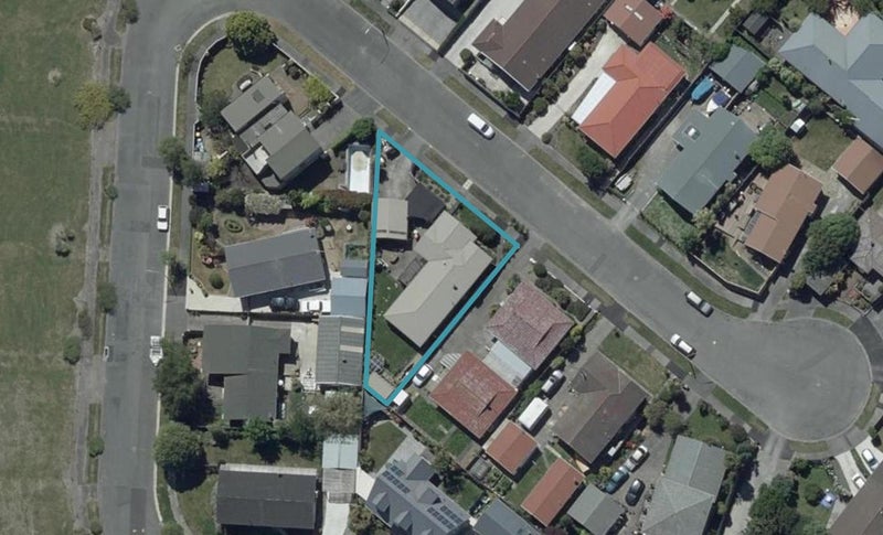 4 De Bloge Place, Burwood, Christchurch - Carousel 1
