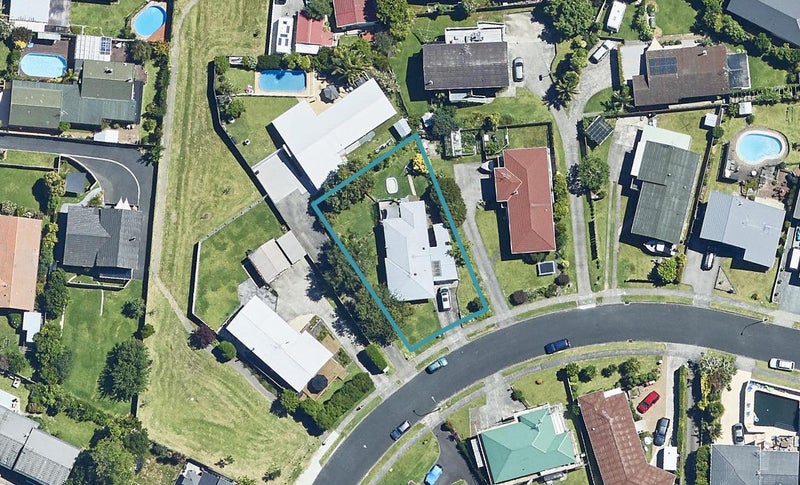 35 Eaton Crescent, Matua, Tauranga - Carousel 1