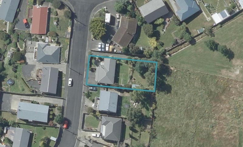 92 Roy Crescent, Concord, Dunedin - Carousel 1