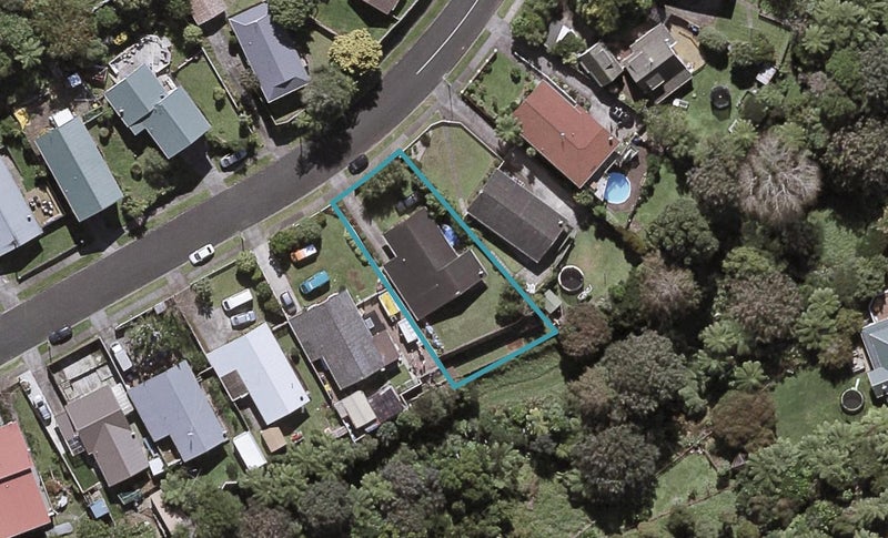 69 Pembroke Street, Westown, New Plymouth - Carousel 1