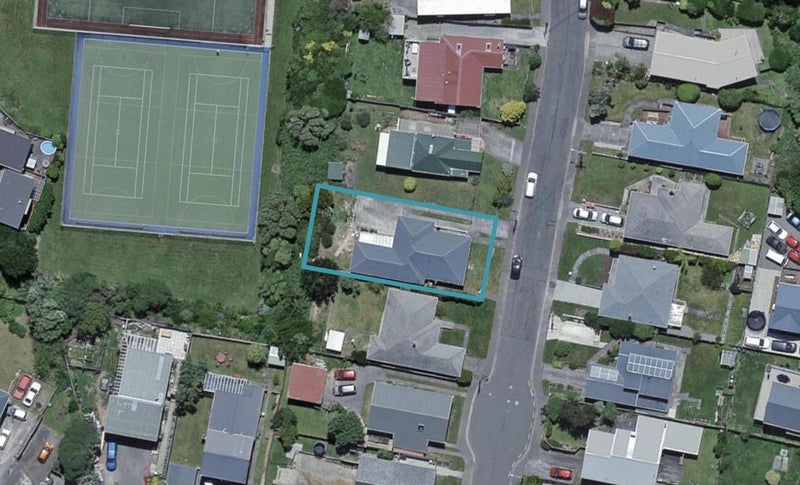 25 Oswald Crescent, Paparangi, Wellington - Carousel 1