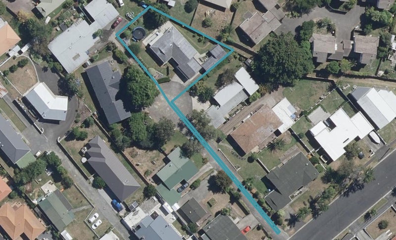 16 Storey Avenue, Forest Lake, Hamilton - Carousel 1