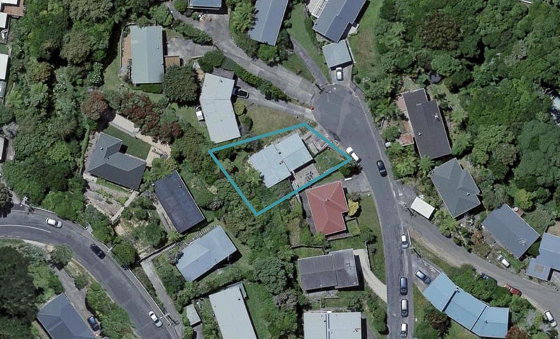 17 Alwyn Place, Newlands, Wellington - Carousel 1