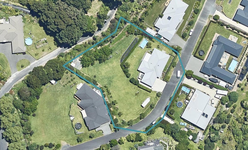 15 Stonebridge Way, Pyes Pa, Tauranga - Carousel 1