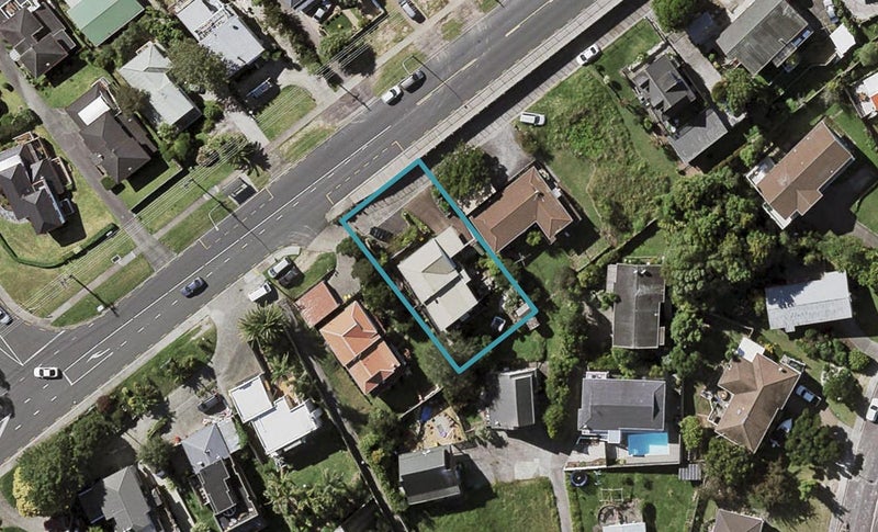 129 Sunset Road, Totara Vale, Auckland - Carousel 1